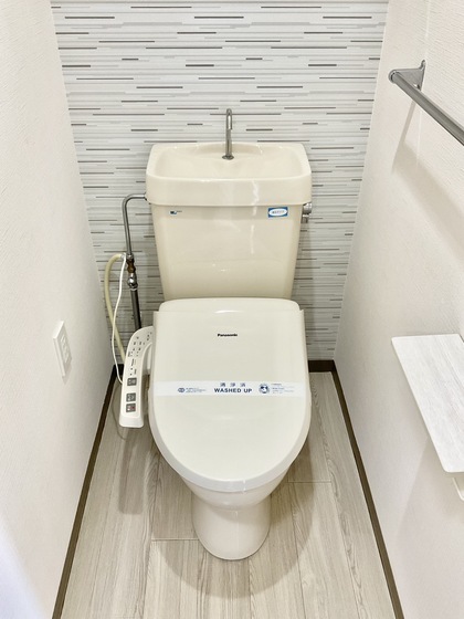 トイレ　温水洗浄便座