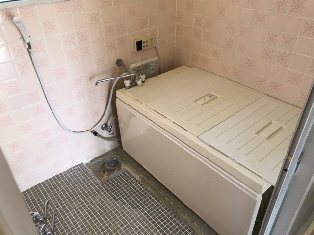 バス・シャワールーム　同建物別部屋のお写真でございます。