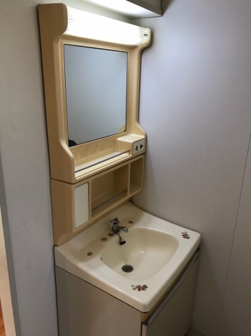 洗面設備　同建物別部屋のお写真でございます。