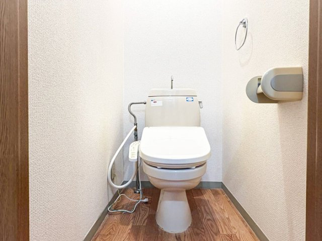 ＪＲ外房線 大網駅 徒歩19分 2階建 築32年のトイレ写真