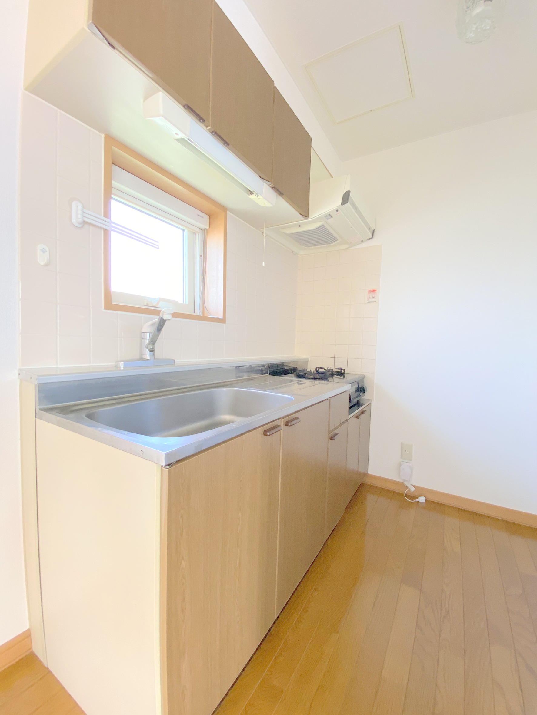 キッチン　※他号室の写真になります。雰囲気のご参考にどうぞ♪