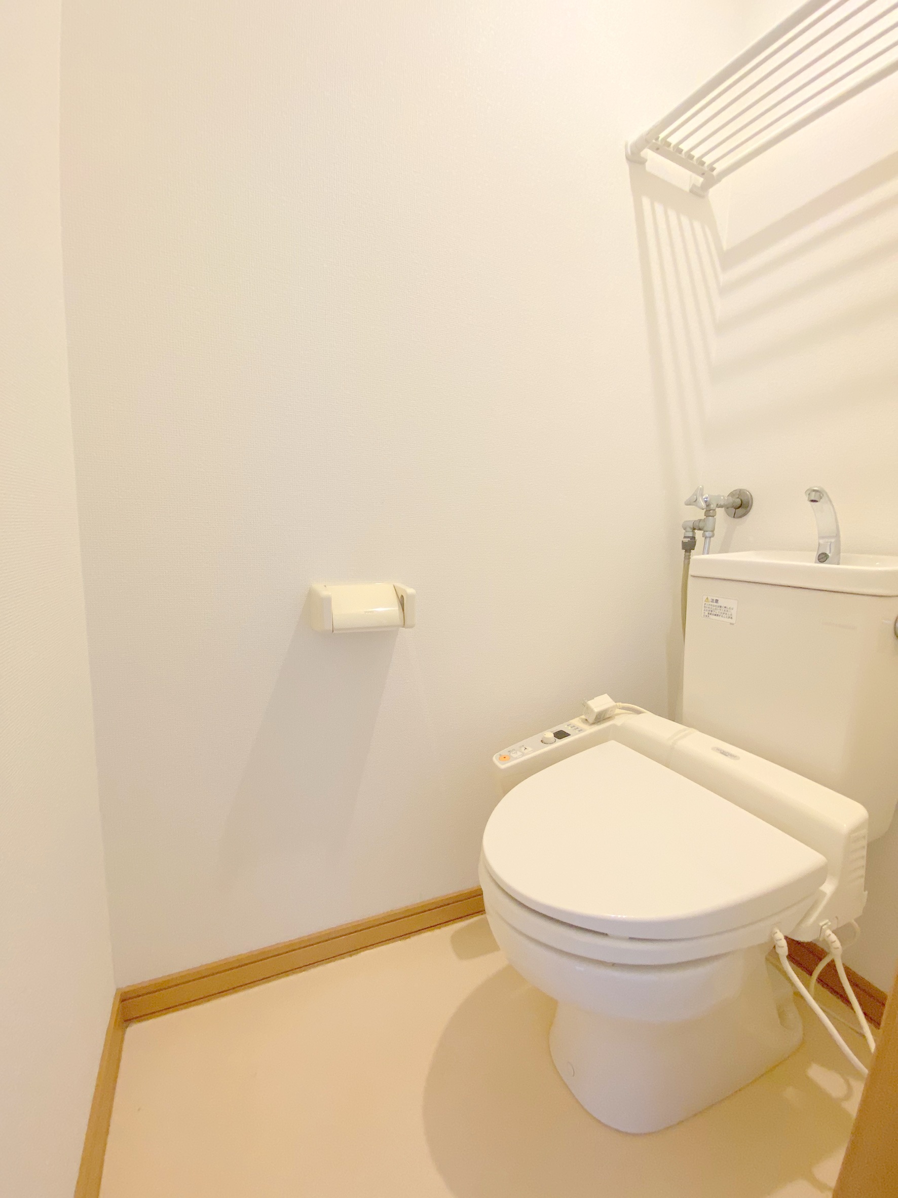 トイレ　※他号室の写真になります。雰囲気のご参考にどうぞ♪