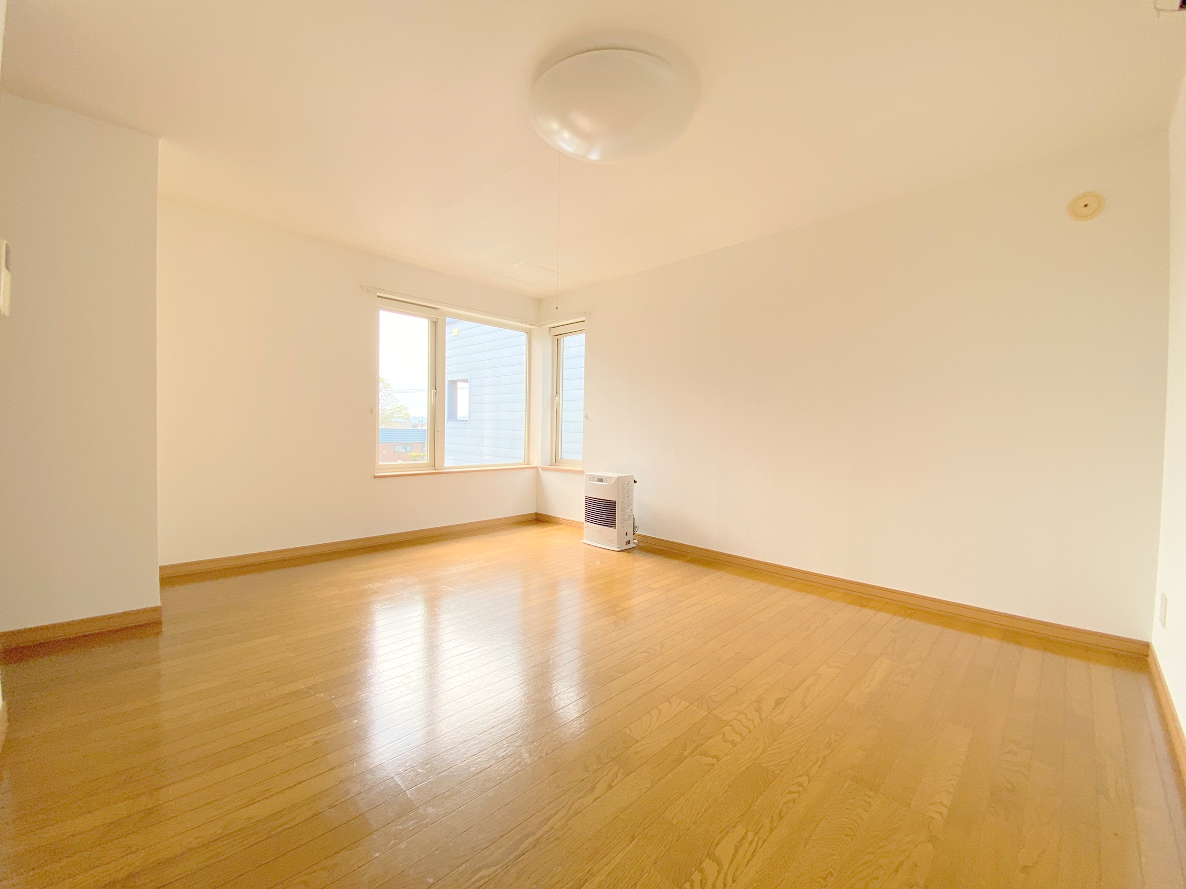 居室・リビング　※他号室の写真になります。雰囲気のご参考にどうぞ♪