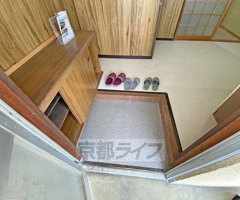 玄関　玄関です。