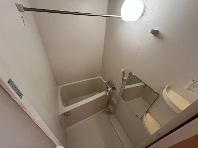 バス・シャワールーム　サーモ水栓付き浴室