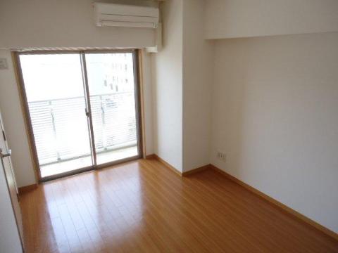 居室・リビング　室内