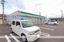 コンビニ　ファミリーマート岐阜北鶉店（コンビニ）まで880m