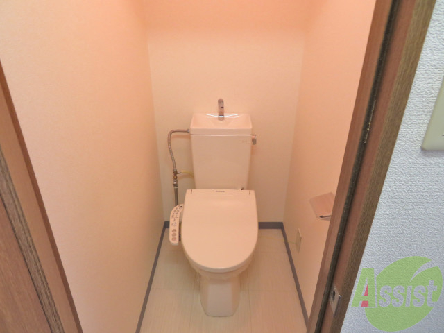 トイレ　トイレは、シンプルでとても使いやすそうですね。