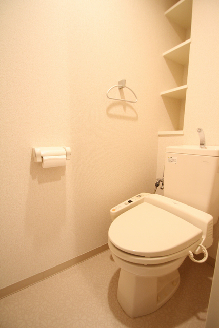 トイレ　同タイプ別室の参考写真です。※現況優先