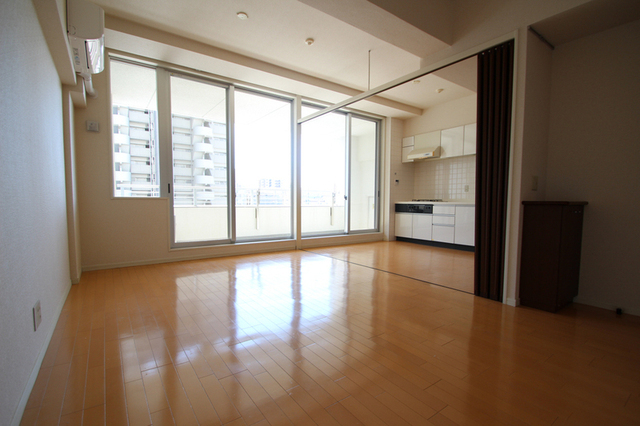 居室・リビング　同タイプ別室の参考写真です。※現況優先