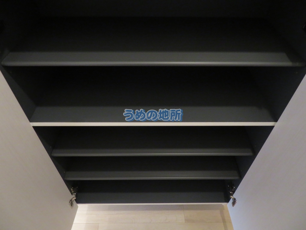 その他　靴箱　ロゴ圧縮済