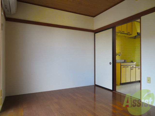 居室・リビング　明るい光が差し込む素敵なお部屋ですね～。