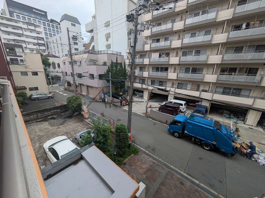 ジュネーゼグラン東梅田の玄関写真
