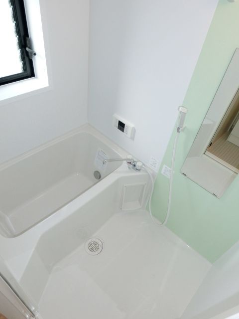 バス・シャワールーム　窓があるの絵換気がし易いです