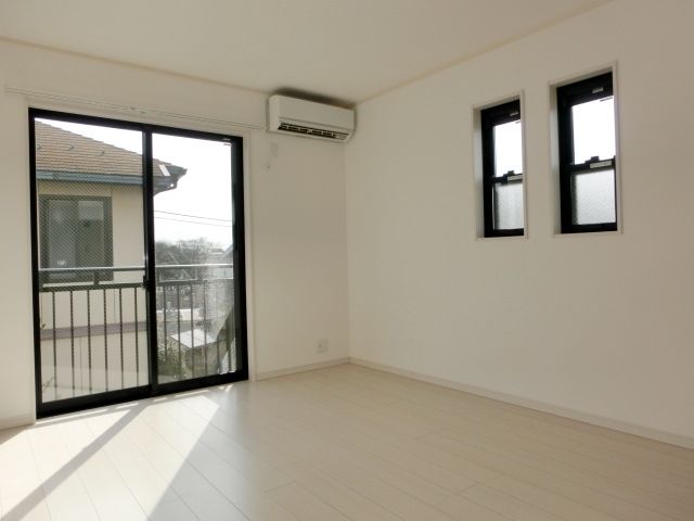 居室・リビング　2名採光では足り良好