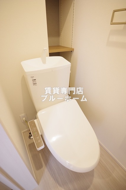 トイレ　温水洗浄便座付のトイレ！