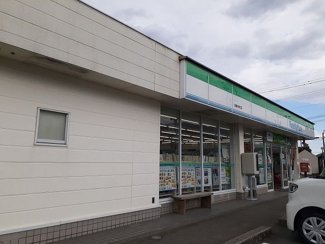 コンビニ　ファミリーマート田野寺町店（コンビニ）まで1000m