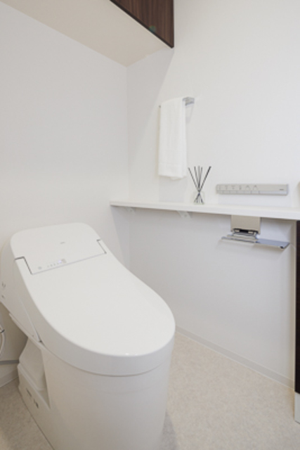 トイレ　※写真は同タイプ住戸です。