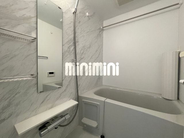 バス・シャワールーム　別号室の参考写真