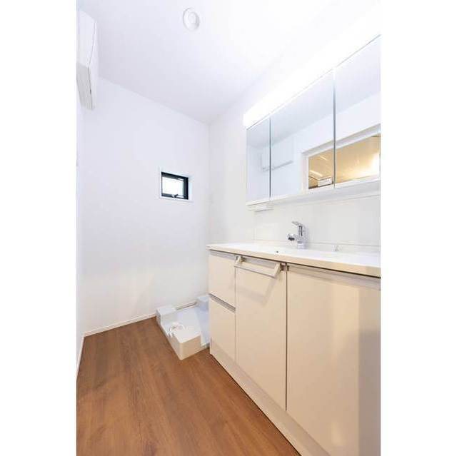 洗面設備　朝に便利な独立洗面台完備♪