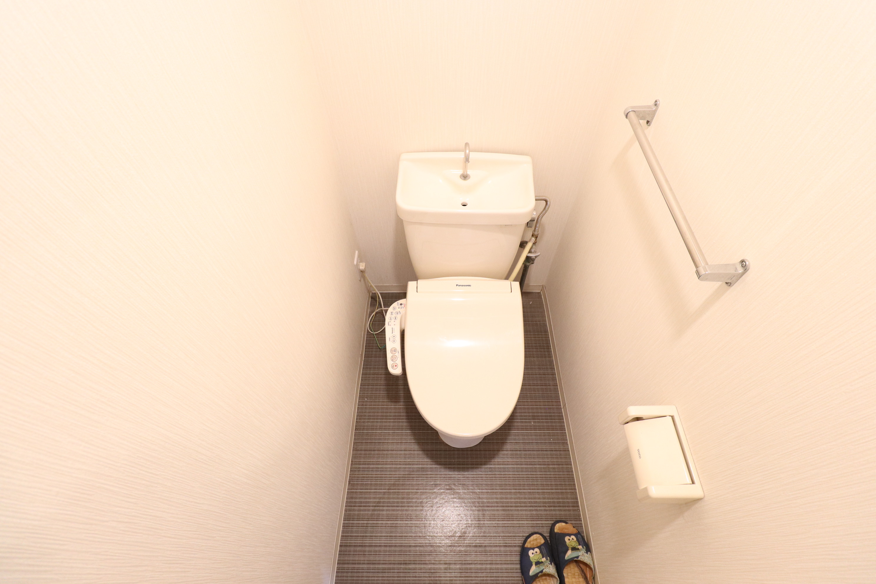 トイレ　床がオシャレなトイレ♪