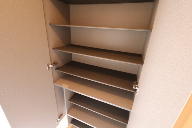 玄関　玄関　シューズボックス