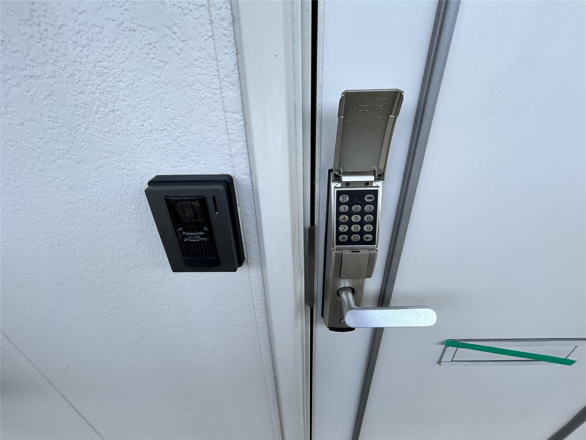 玄関　別部屋の参考写真です