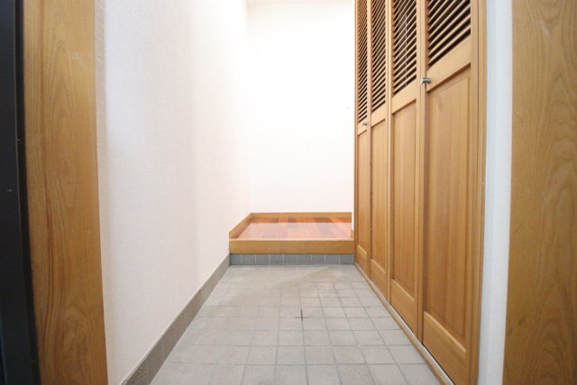 玄関　※同建物別部屋写真となります※