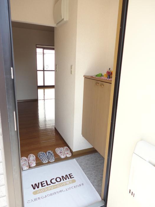 玄関　玄関　シューズボックス完備