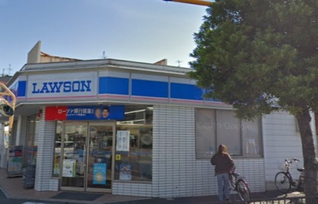 コンビニ　ローソン　豊中上野東一丁目店（コンビニ）まで737m