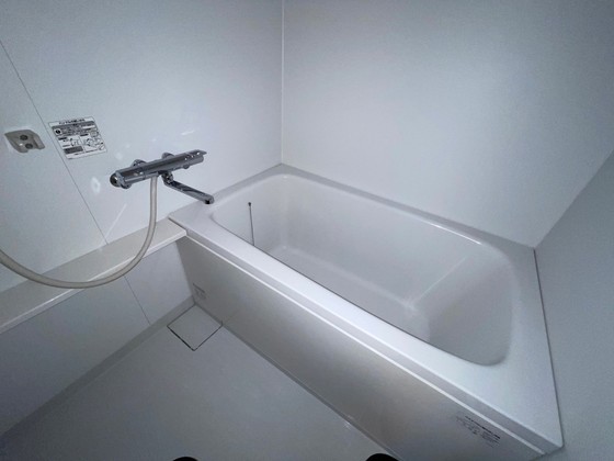 バス・シャワールーム　※別部屋の写真です