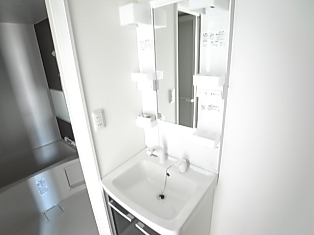 洗面設備　※新築物件につき同一施工会社の物件のイメージ写真です。