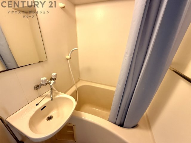 バス・シャワールーム　シンプルなユニットバスです！