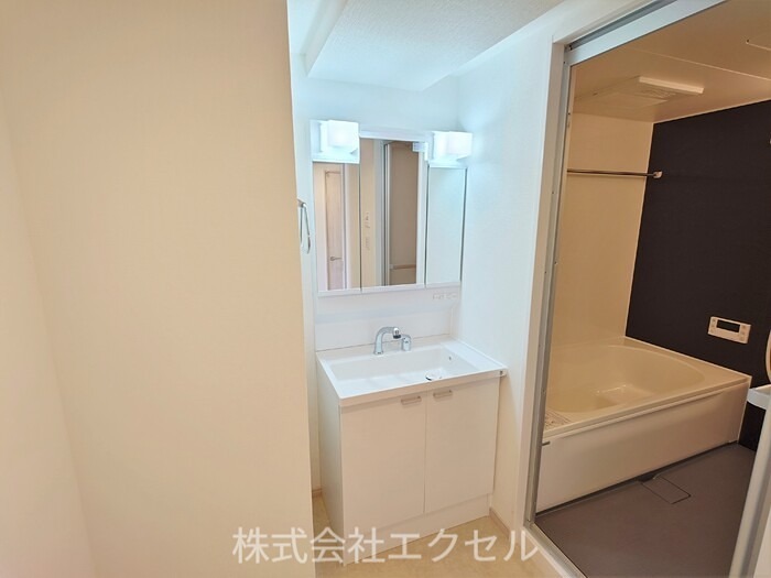 洗面設備　独立洗面台です。