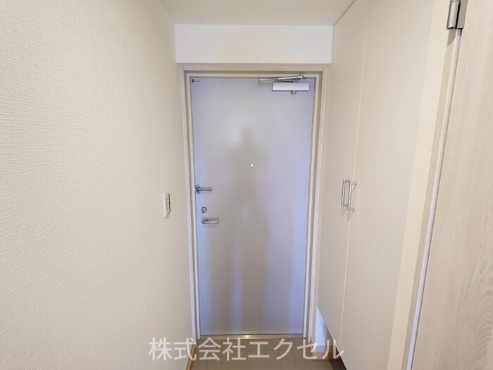 玄関　シューズBOX完備の玄関です。