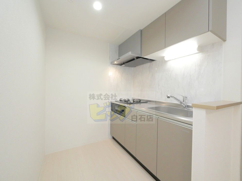 キッチン　人気で使用しやすい独立型システムキッチンです♪