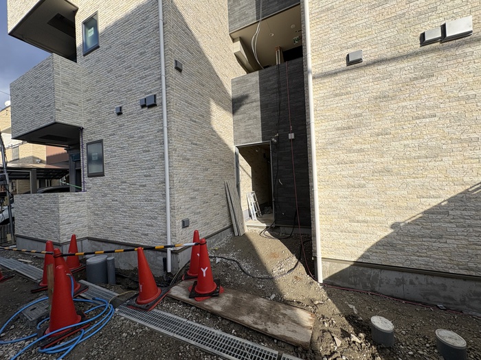 建物外観　建築中