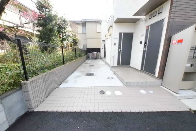 エントランス　外観、共用部分