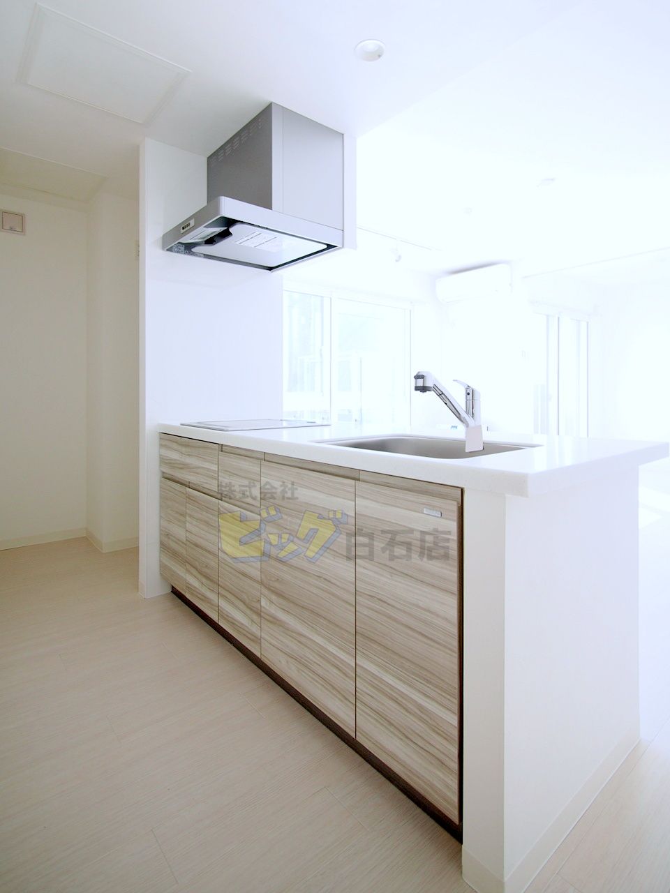 キッチン　人気の対面式システムキッチンです♪