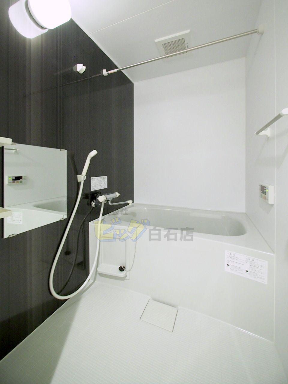 バス・シャワールーム　追焚機能付きのお風呂です♪