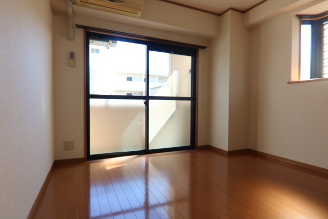 バルコニー　※別室の参考写真の為、現況優先です。