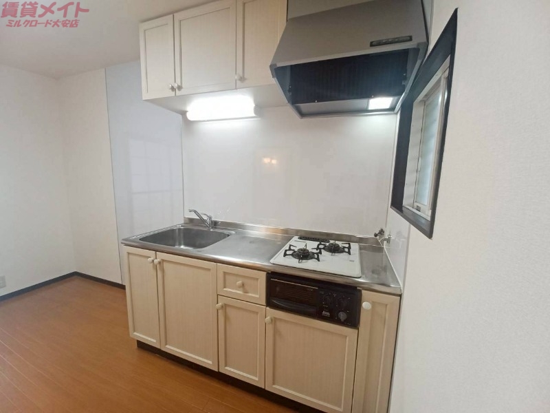 キッチン　同物件別室写真