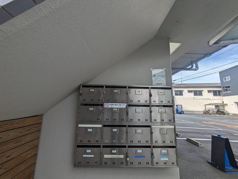 エントランス　メールBOX