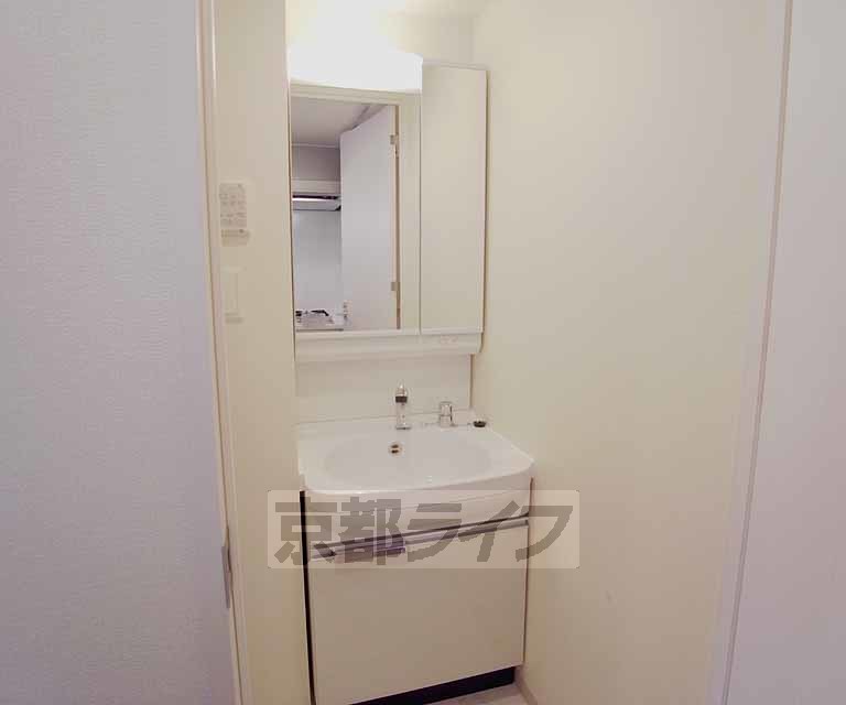 洗面設備　独立洗面台ですよ