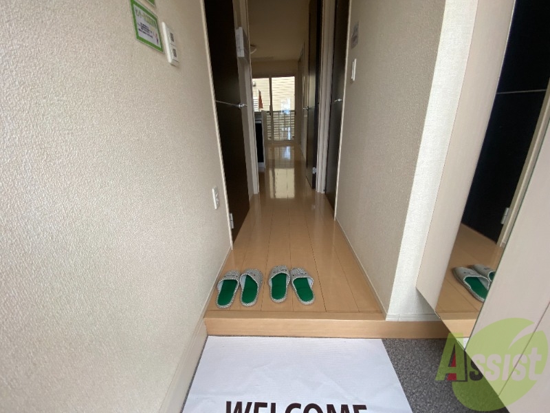 玄関　玄関です。玄関はだいぶ広い印象を受けました。