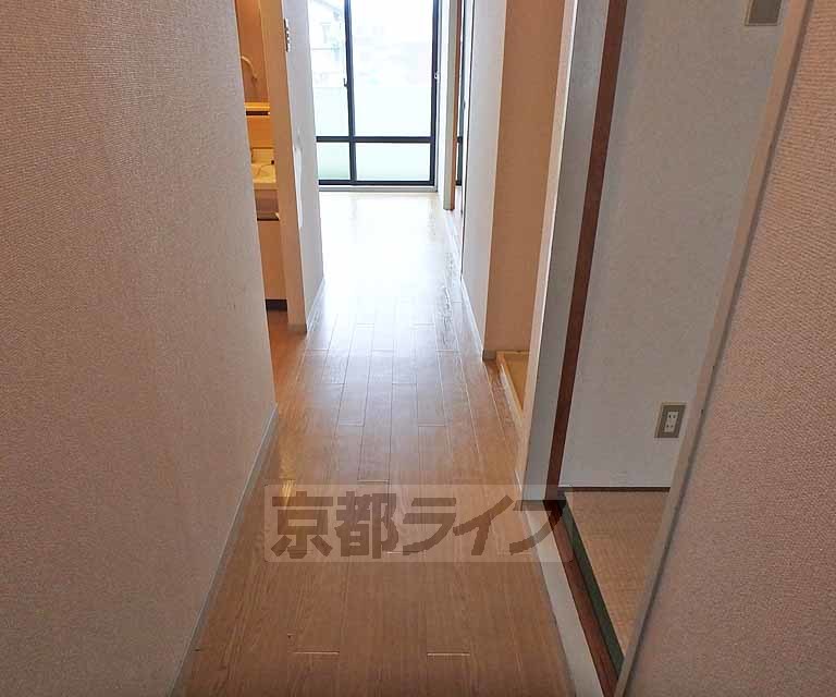 その他部屋・スペース　玄関から廊下にかけて