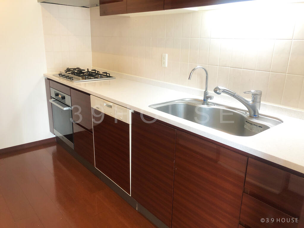 キッチン　浄水器・食洗器・オーブン付き