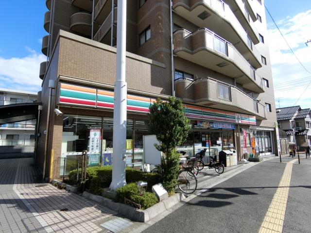 コンビニ　セブンイレブン高槻富田5丁目店（コンビニ）まで270m