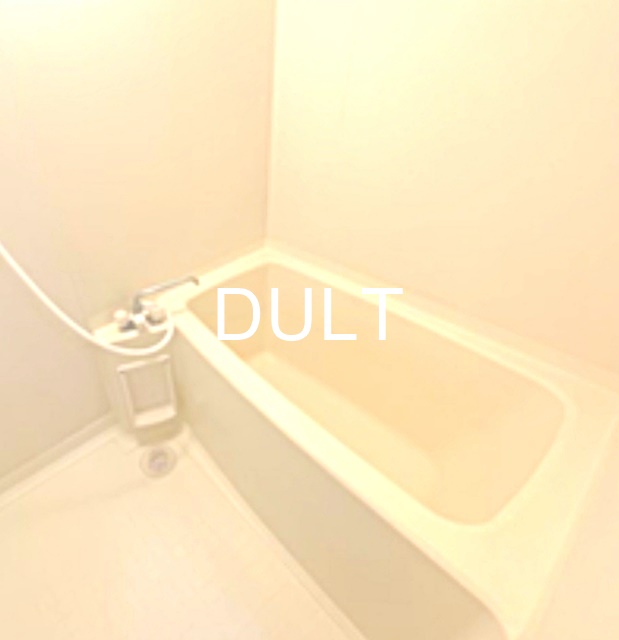 バス・シャワールーム　バスルームです。