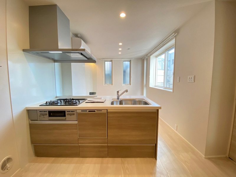 キッチン　3口グリル・食洗器付きなのでお料理好きな方も嬉しい♪